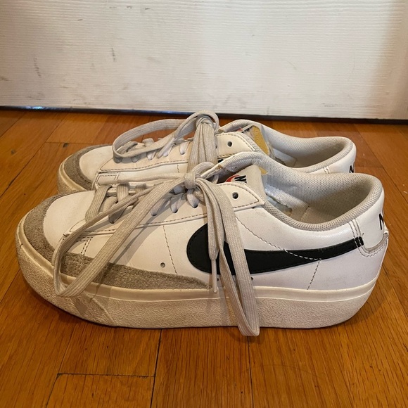 Nike Blazer Low Platform Sneakers - Picture 3 of 6